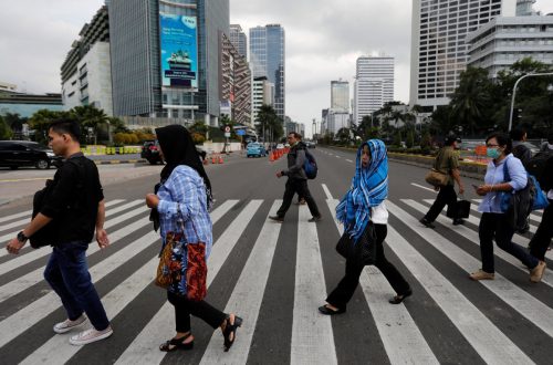 Gaya Hidup Orang Indonesia Berjalan Bersama Tradisi